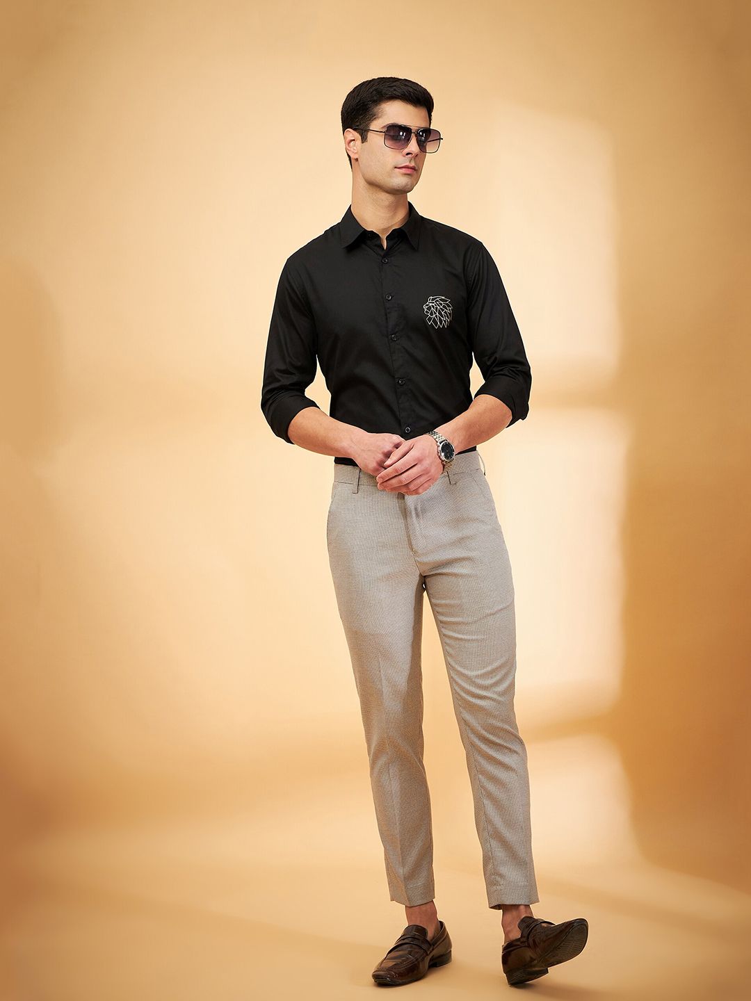DENNISON Smart Spread Collar Cotton Casual Shirt