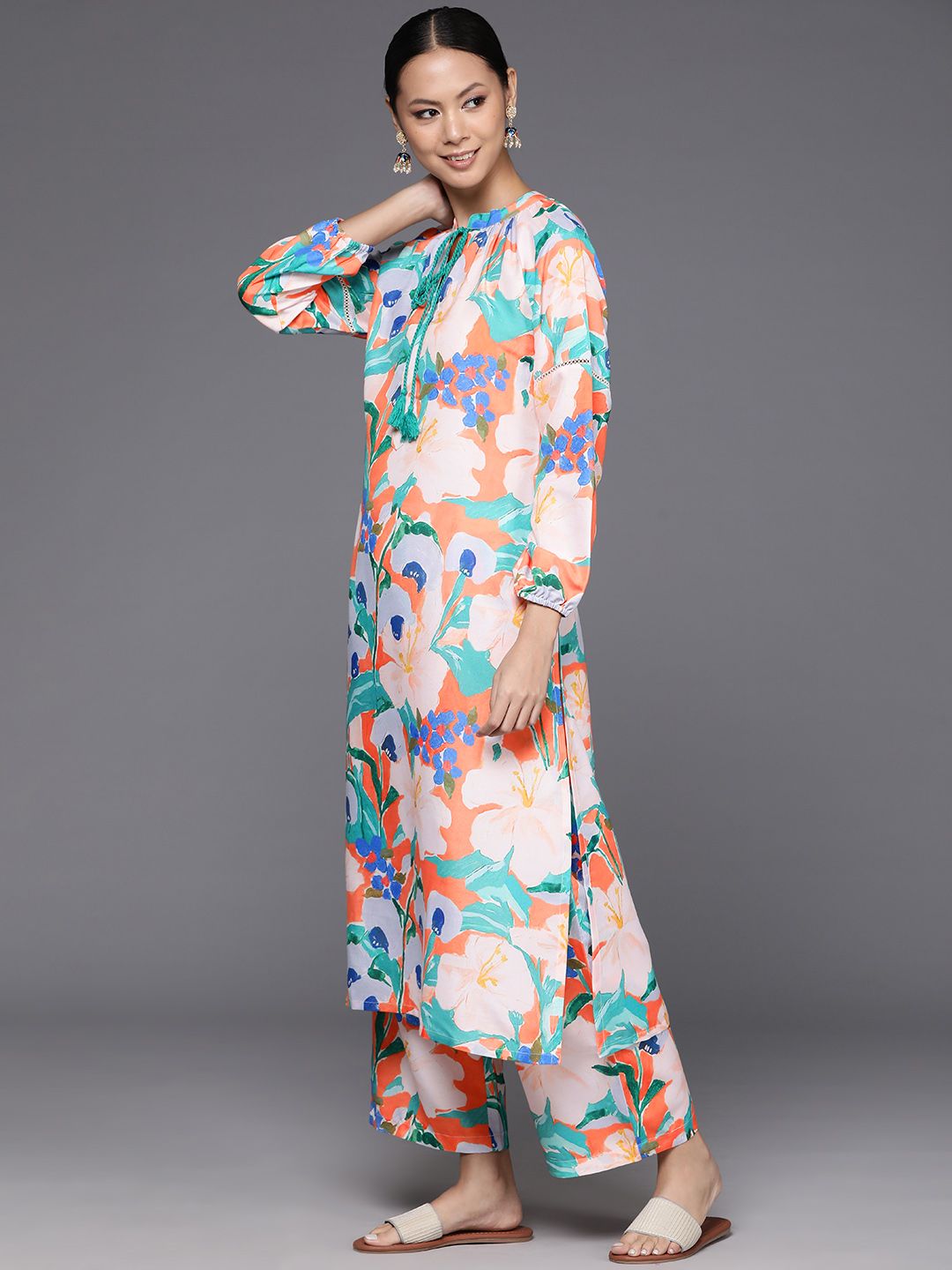 Varanga Women Floral Printed Regular Kurta Pith Palazzos