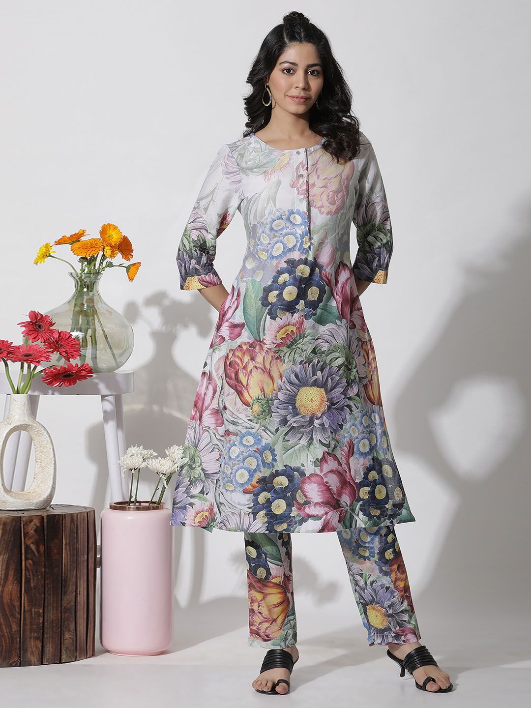 W Floral Printed Regular Pure Cotton Kurta With Trousers