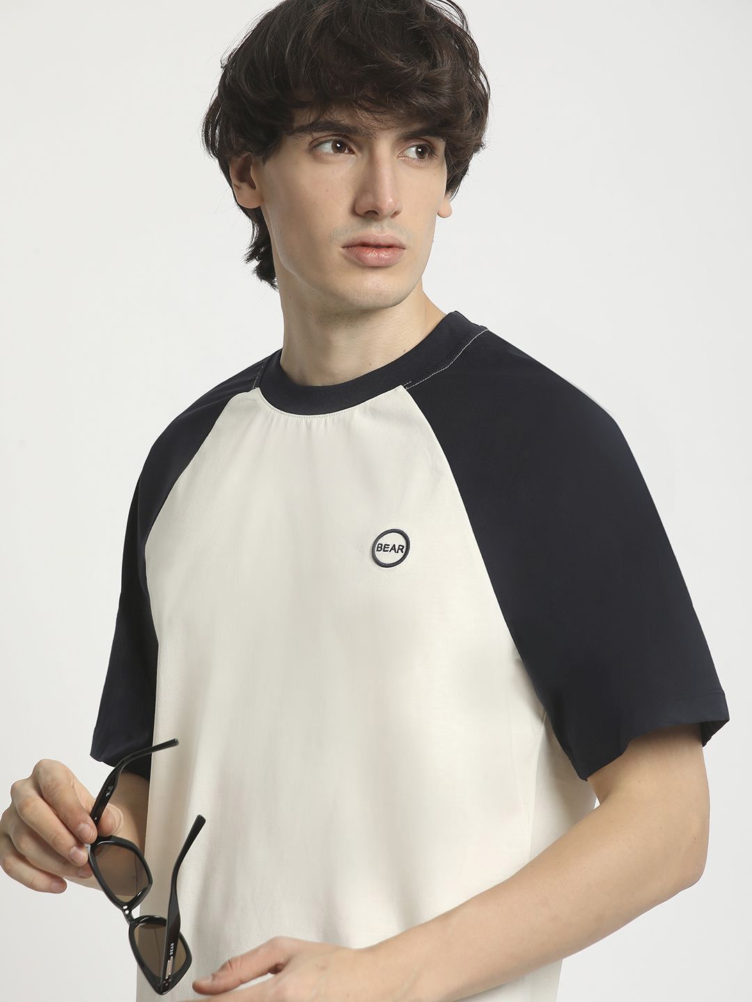The Bear House Men Colourblocked Regular Fit Tshirt