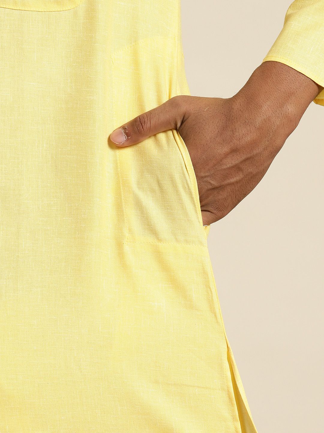 SOJANYA Solid Mandarin Collar Straight Kurta