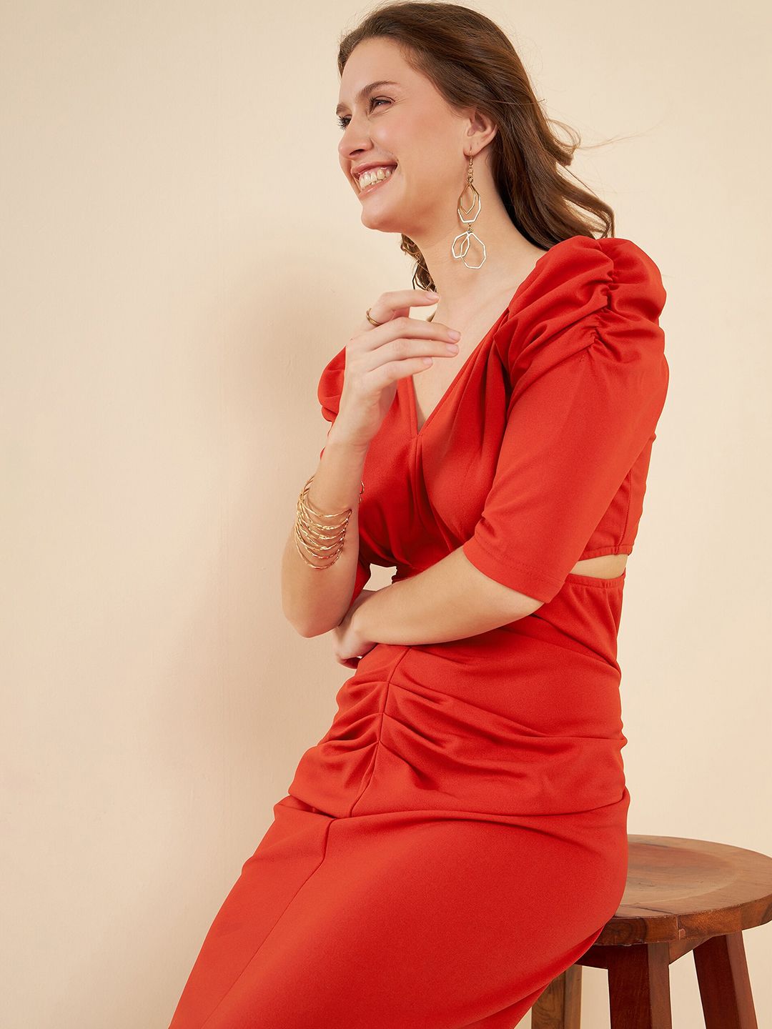 Antheaa Orange-Coloured V-Neck Cut-Out Detailed Ruched Sheath Midi Dress