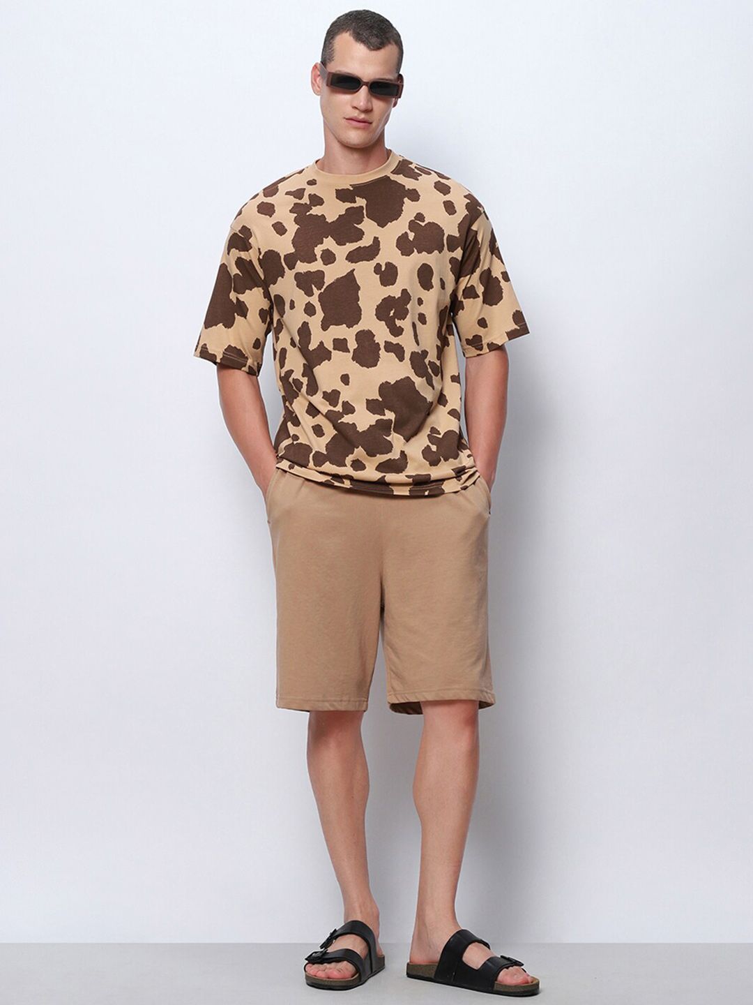 Bewakoof Brown Abstract Printed Round Neck Pure Cotton Oversized T-shirt