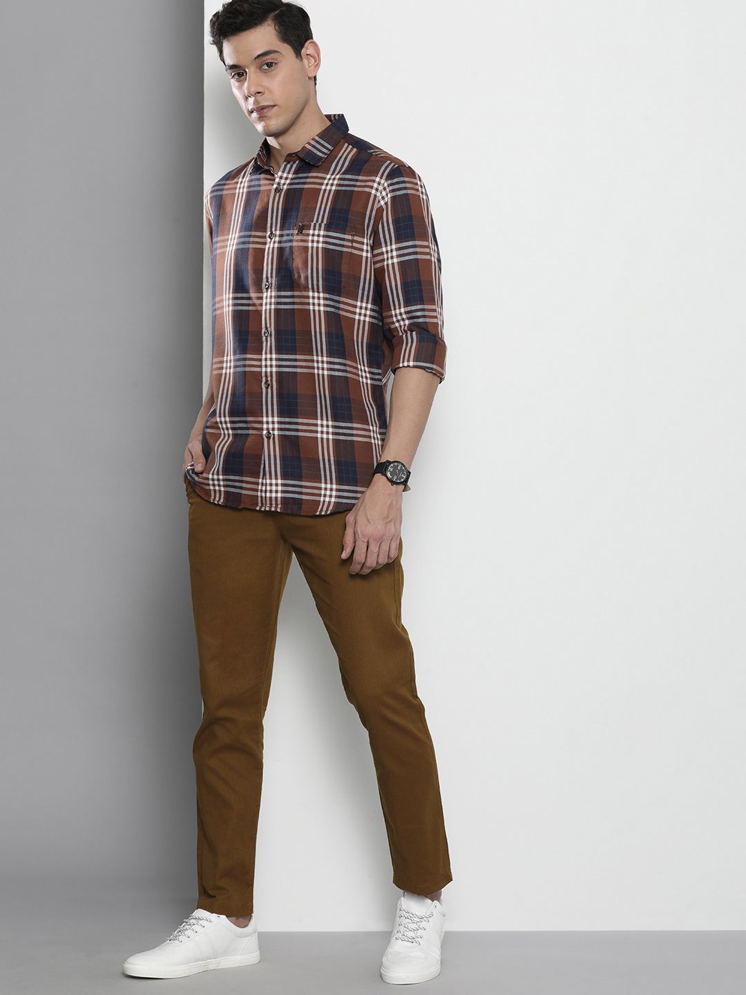 The Indian Garage Co Men Brown Slim Fit Linen Trousers