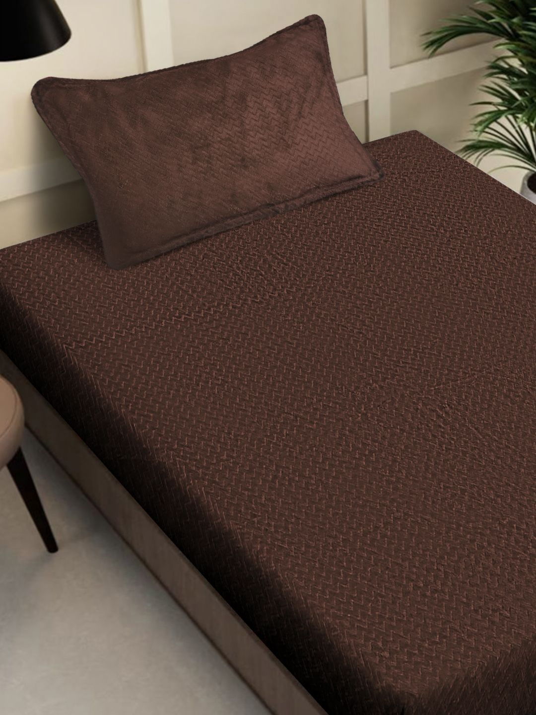 KLOTTHE Brown Abstract 300TC Woolen Single Fitted Bedsheet & 1 Pillow Cover