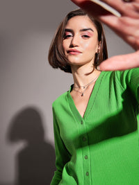 SASSAFRAS V-Neck Long Sleeves Crop Top