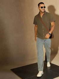 DENNISON Men Self Design Oversized Spread Collar Short Slevees Casual Shirt