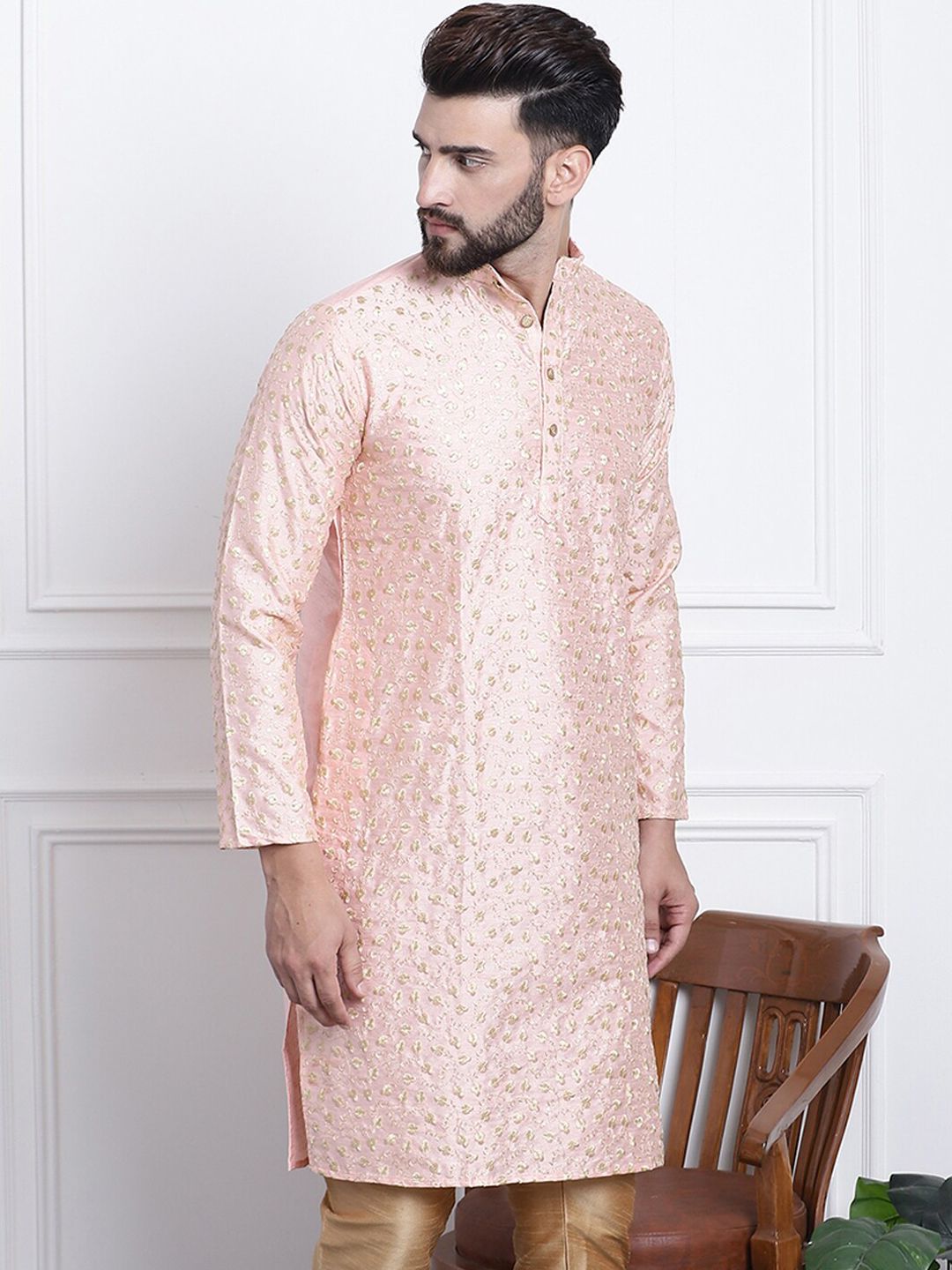 SOJANYA Floral Embroidered Straight Kurta