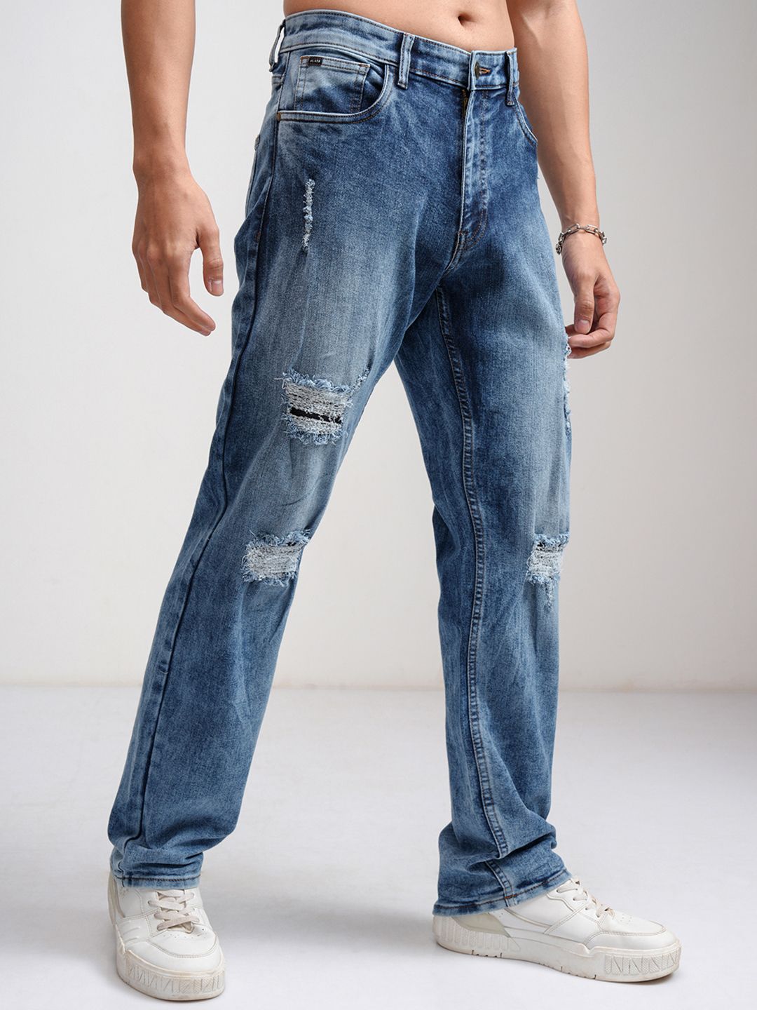 HIGHLANDER Men Straight Fit Mildly Distressed Light Fade Stretchable Jeans