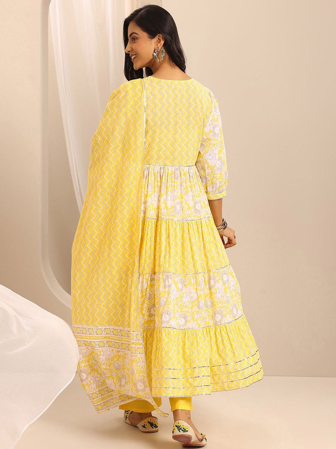 Libas Women Floral Printed Kurta with Trousers & With Dupatta