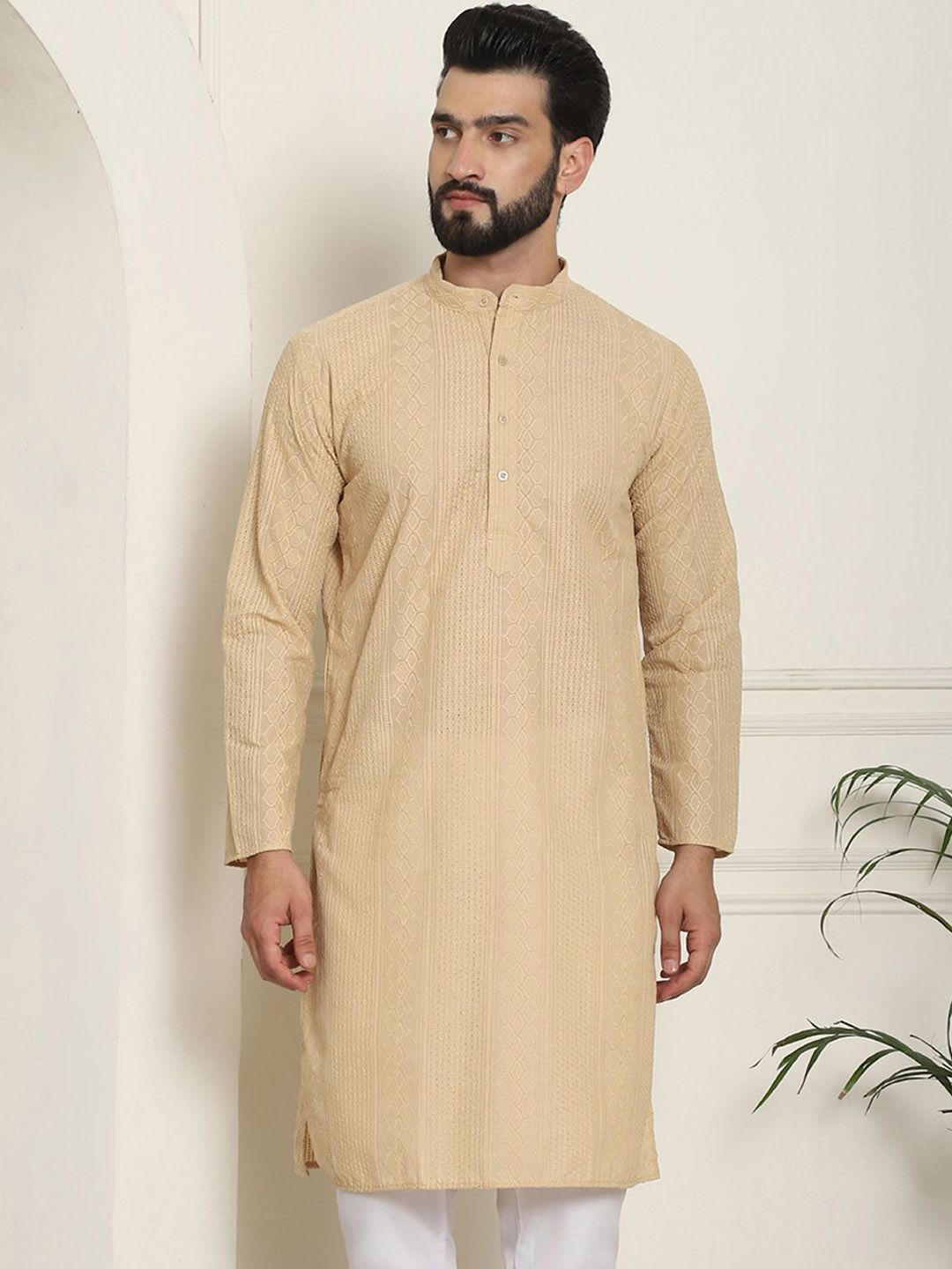 SOJANYA Geometric Embroidered Thread Work Mandarin Collar Pure Cotton Straight Kurta