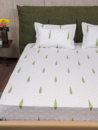 URBAN SPACE Pinewood White & Green Pure Cotton 200 TC Queen Bedsheet with 2 Pillow Covers