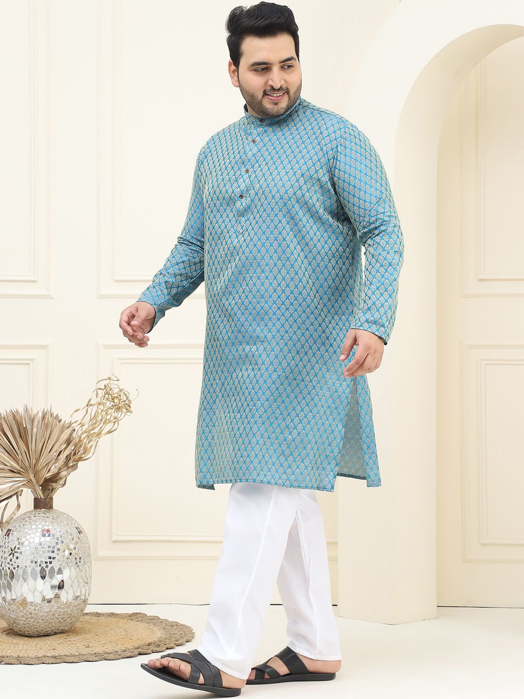 SOJANYA PLUS Ethnic Motifs Woven Design Kurta with Pyjamas