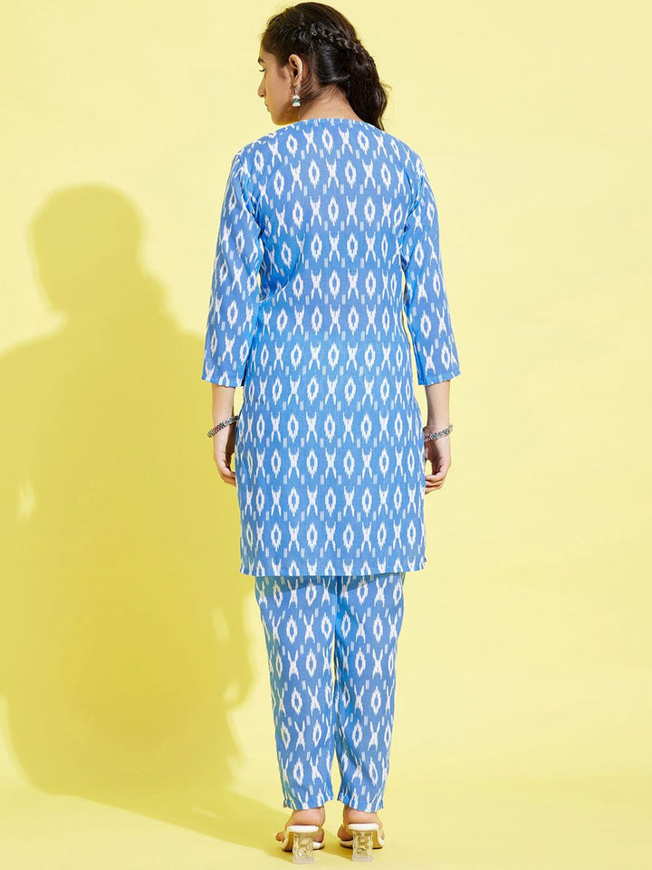 VASTRAMAY Girls Blue Ethnic Motifs Printed Kurta with Trousers