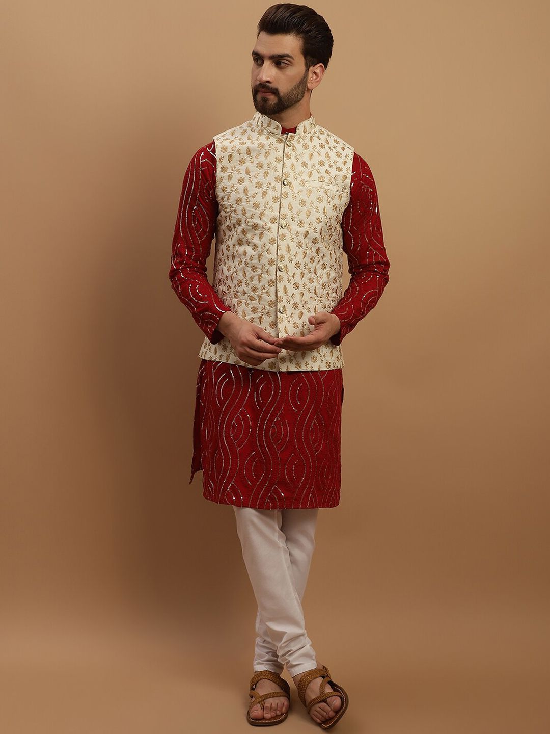 SOJANYA Kurta Kapas Tulen Bersulam Labuci dengan Jaket Churidar & Nehru Bersulam