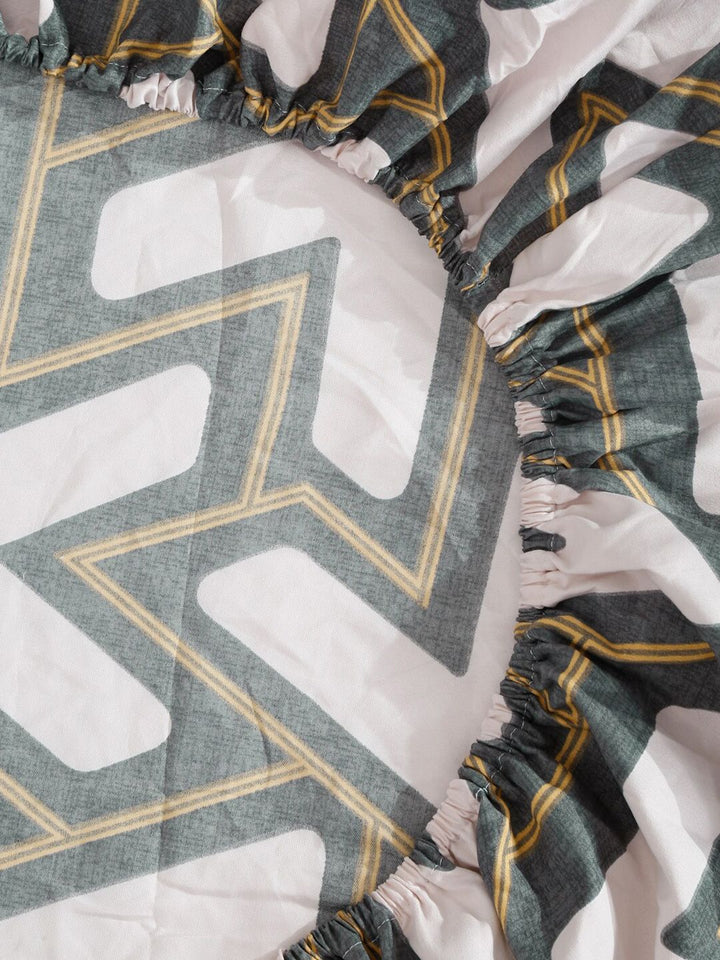 KLOTTHE White Geometric Polycotton 300 TC Dilengkapi Cadar King Halus dengan 2 Sarung Bantal-250 x 225 cm