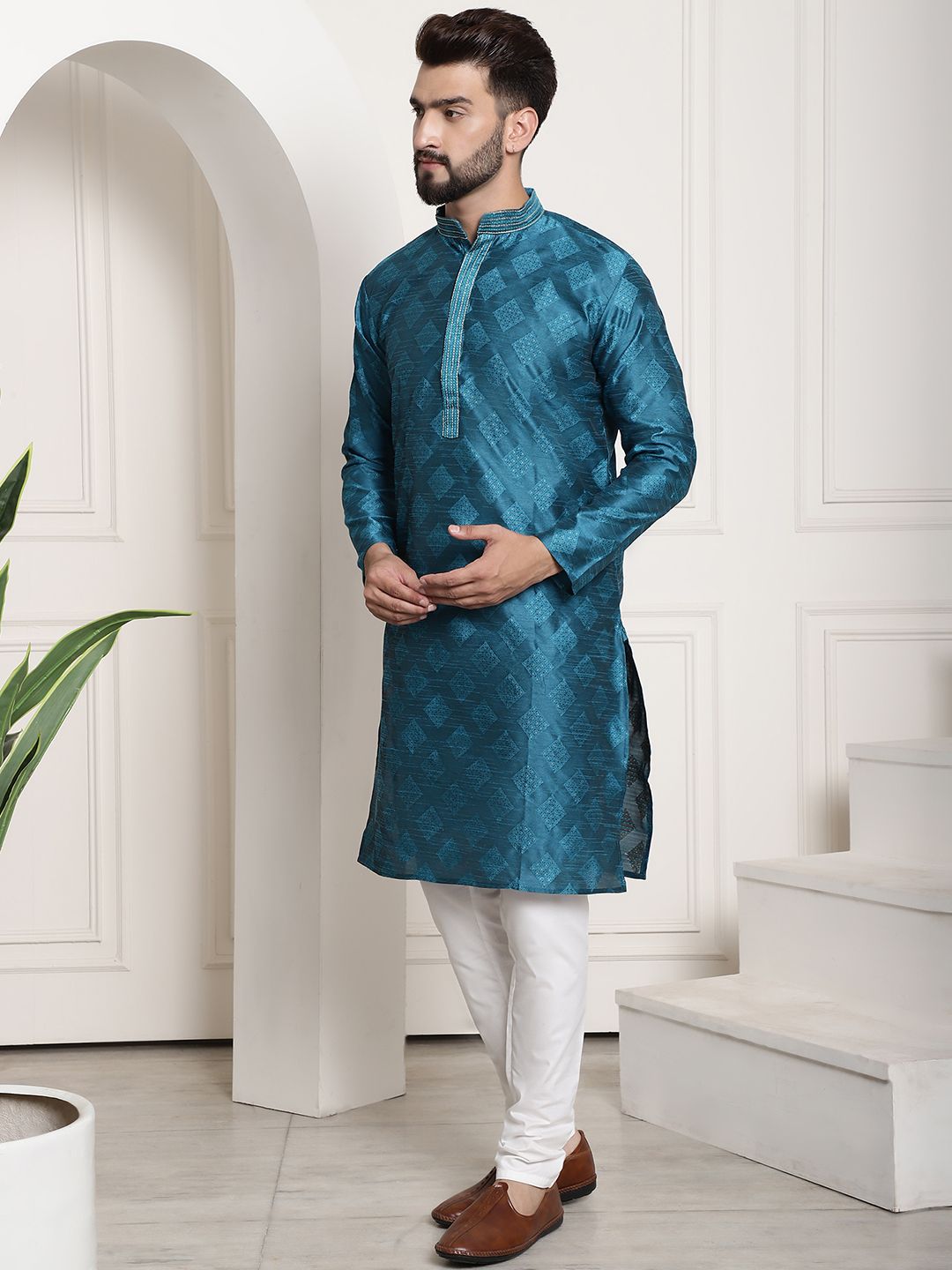 SOJANYA Ethnic Motif Woven Design Mandarin Collar Kurta With Pyjamas