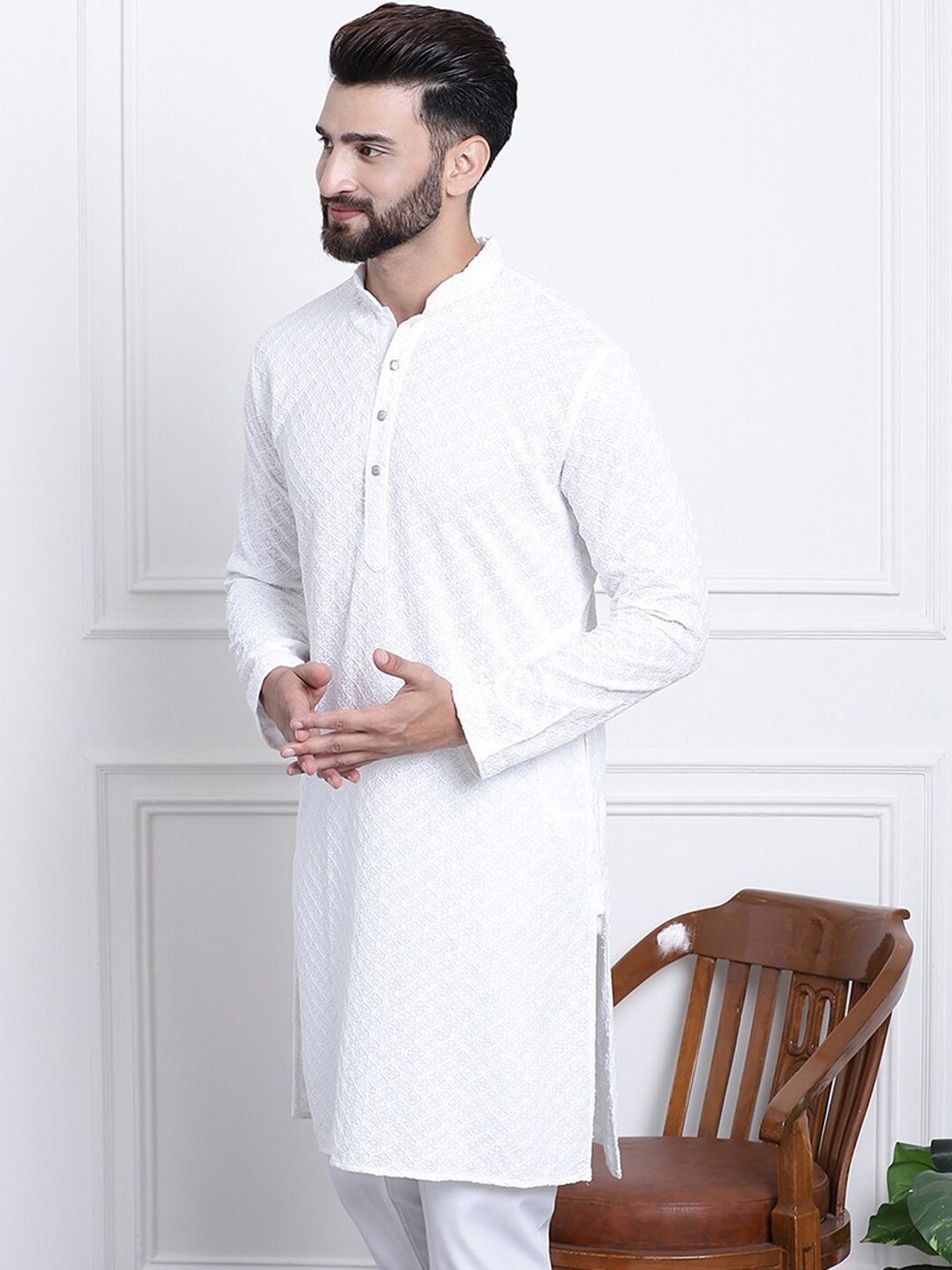 SOJANYA Floral Embroidered Mandarin Collar Pure Cotton Kurta