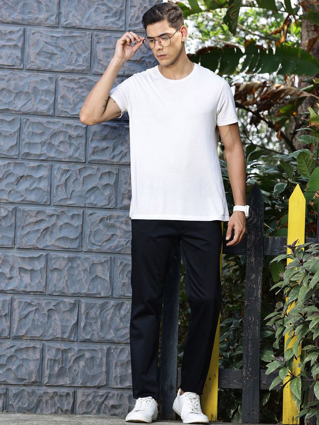 Thomas Scott Men Slim Fit Mid-Rise Chinos Trousers