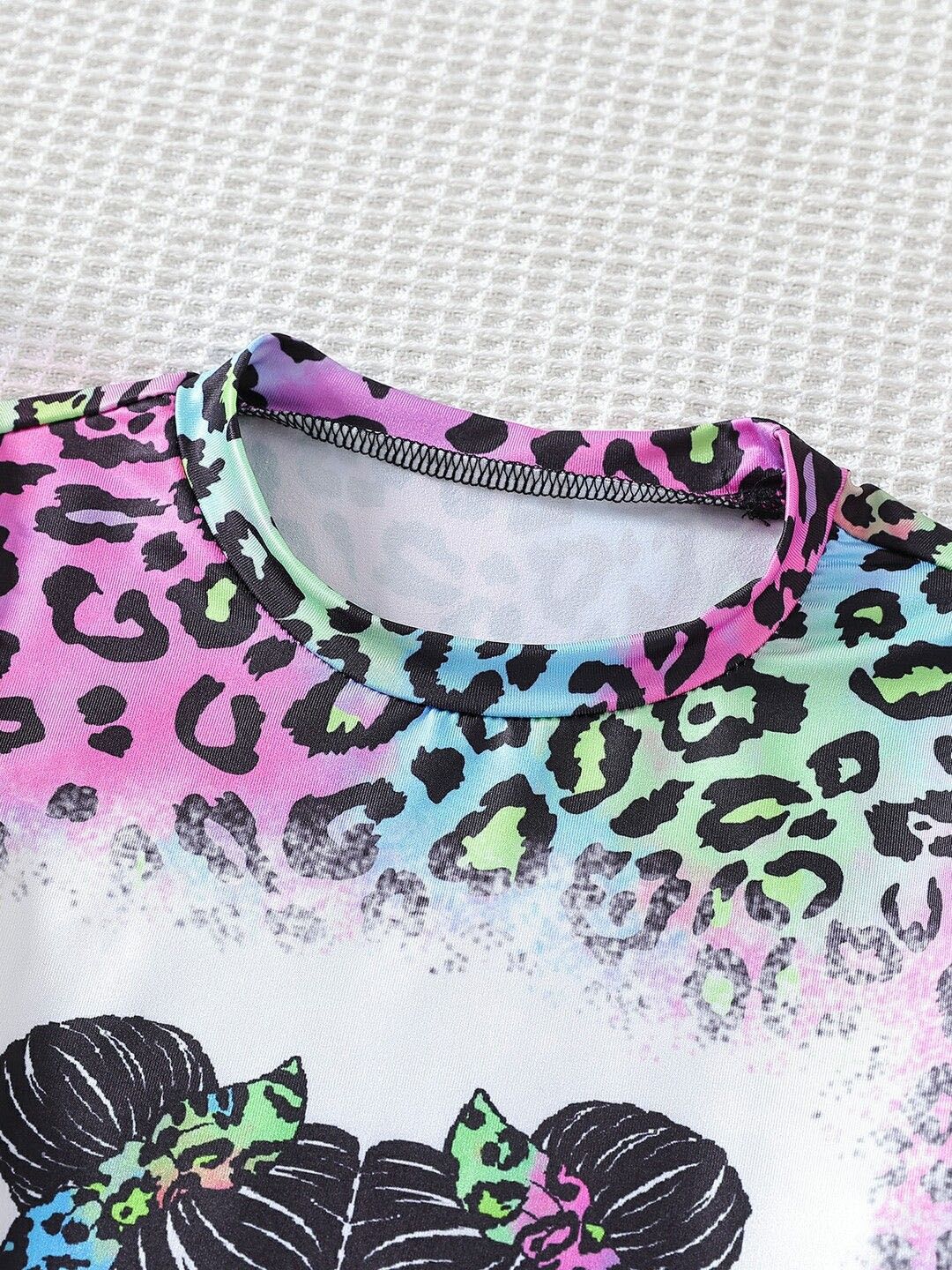YK Girls Printed T-Shirt & Shorts Clothing Set
