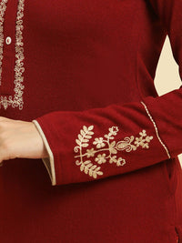 W Floral Yoke Design Thread Work Regular Kurta with Leggings
