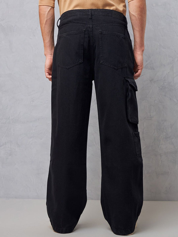Bewakoof Men Black Straight Fit High-Rise Mildly Distressed Cargo Styles Jeans