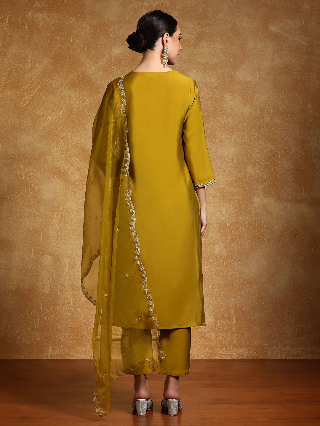 Varanga Floral Embroidered Zari Straight Kurta With Trousers And Dupatta