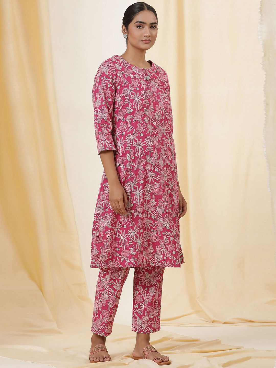 W Ethnic Motifs Printed Keyhole Neck Pure Cotton Straight Kurta With Trousers