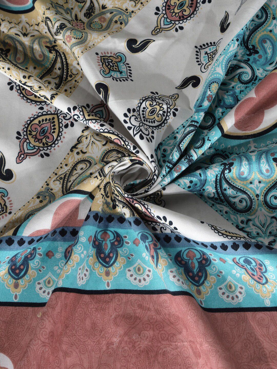 KLOTTHE White & Blue Floral Printed 300 TC King Bedsheet with 2 Pillow Covers