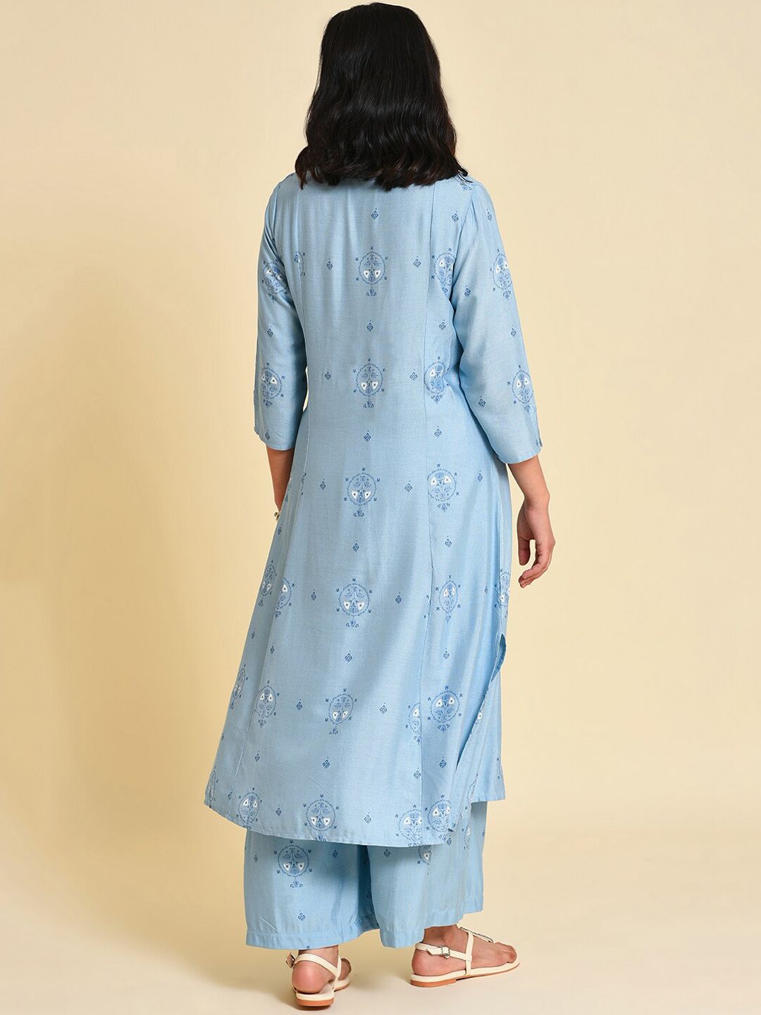 W Women Floral Print Co-Ord Kurta Set With Parallel Pant