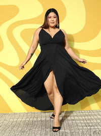 Berrylush Curve Plus Saiz Tali Bahu Pepejal Crepe Maxi Dress