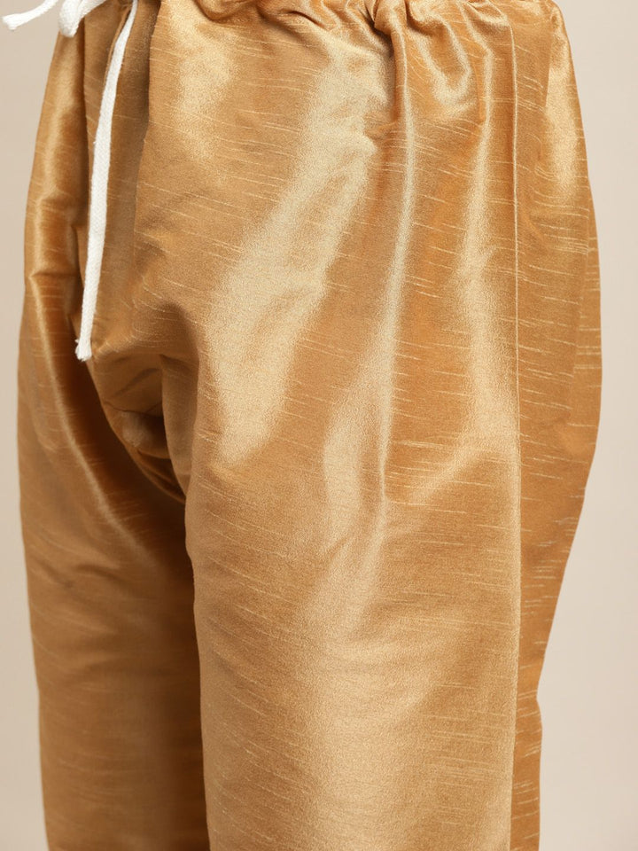 SOJANYA Kurta Lelaki Warna Emas & Peach dengan Jaket Churidar & Nehru