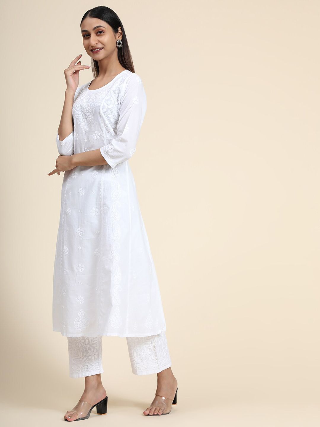 HOUSE OF KARI Women White Floral Embroidered Chikankari Kurta