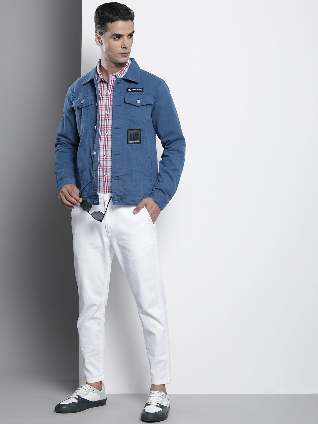 The Indian Garage Co Men Slim Fit Denim Trucker Jacket with Double Flap Pockets