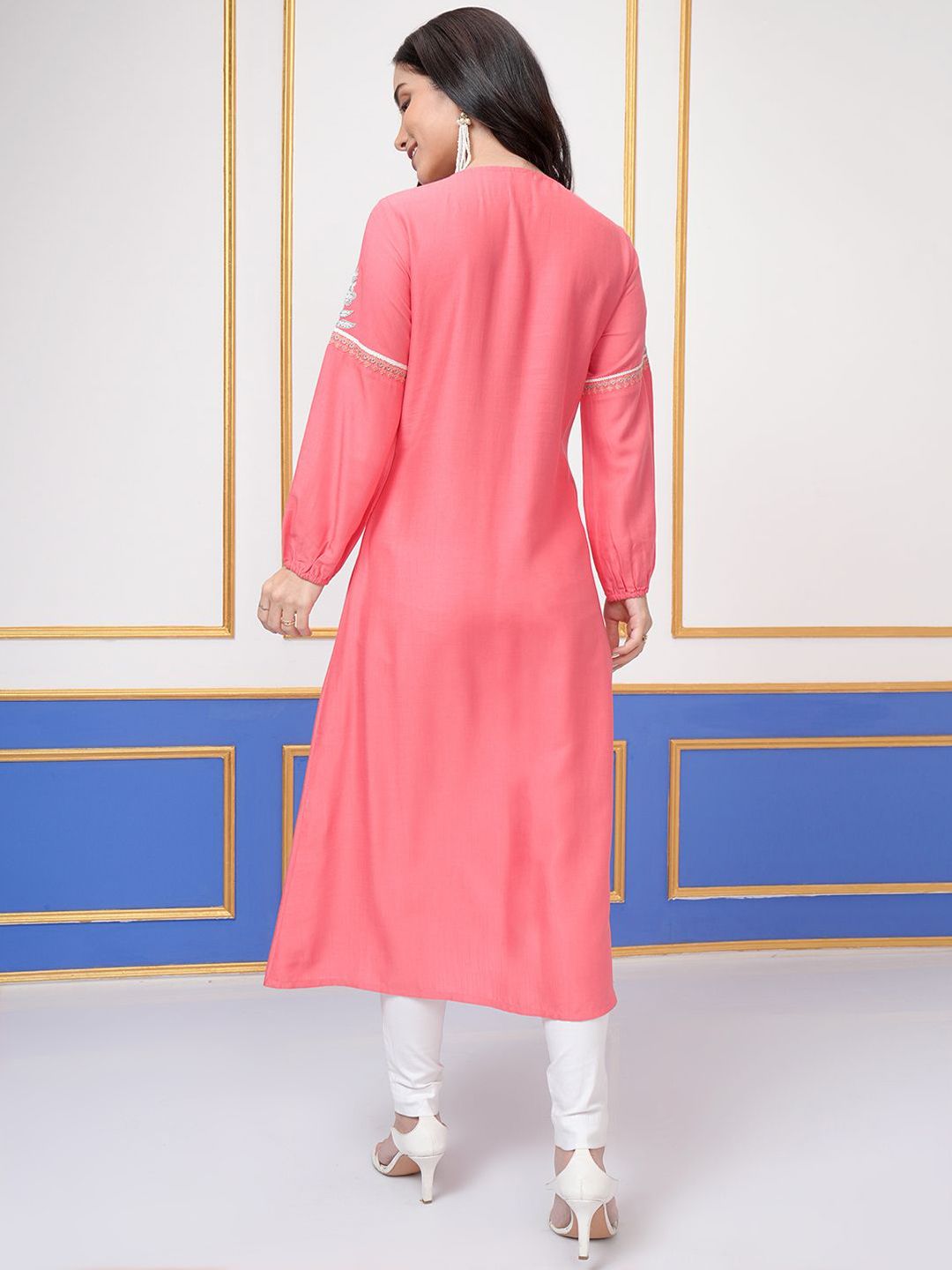 Vishudh Coral Floral Embroidered Tie-Up Neck Thread Work A-Line Kurta