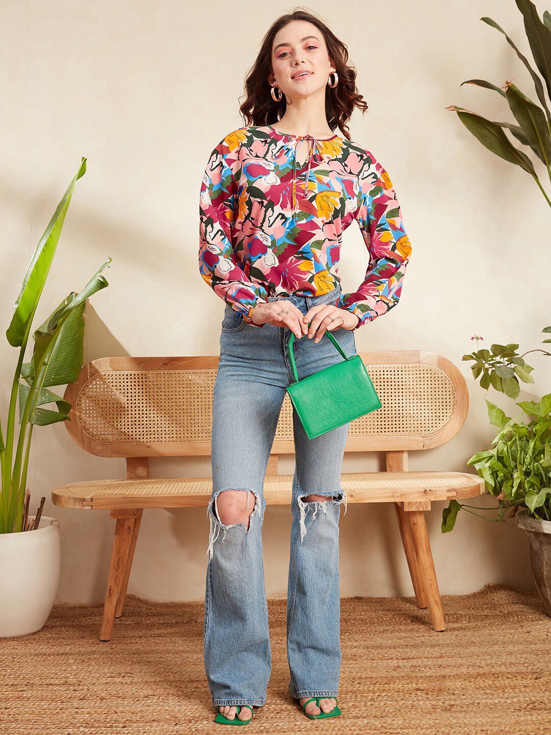 Berrylush Floral Printed Tie-Up Neck Top