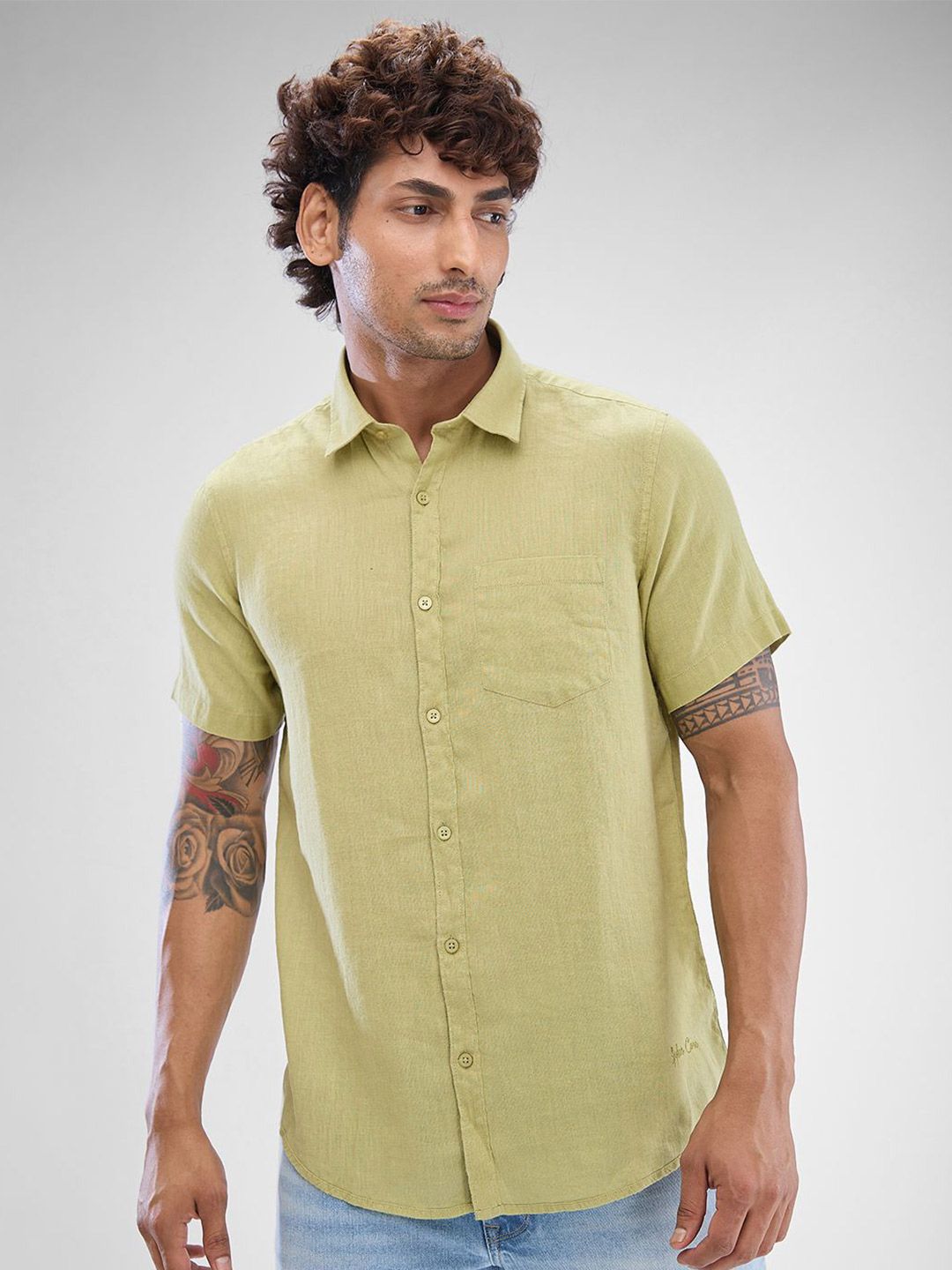 SPYKAR Men Solid Spread Collar Slim Fit Casual Shirt
