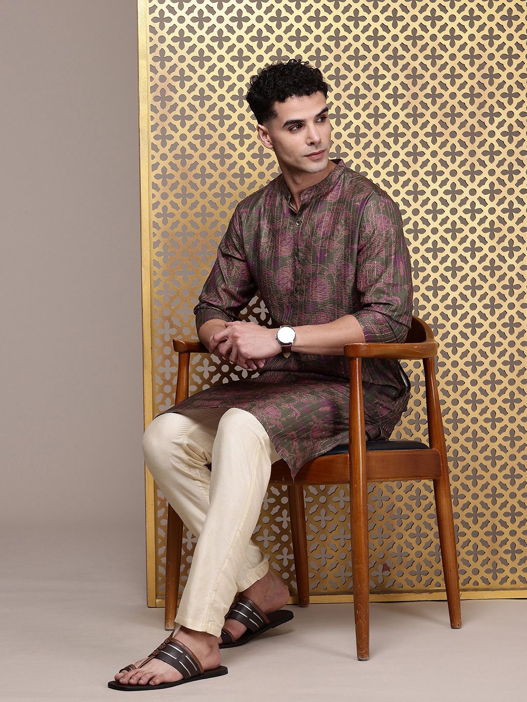 House of Pataudi Jashn Floral Printed Sequinned Indie Florals Kurta