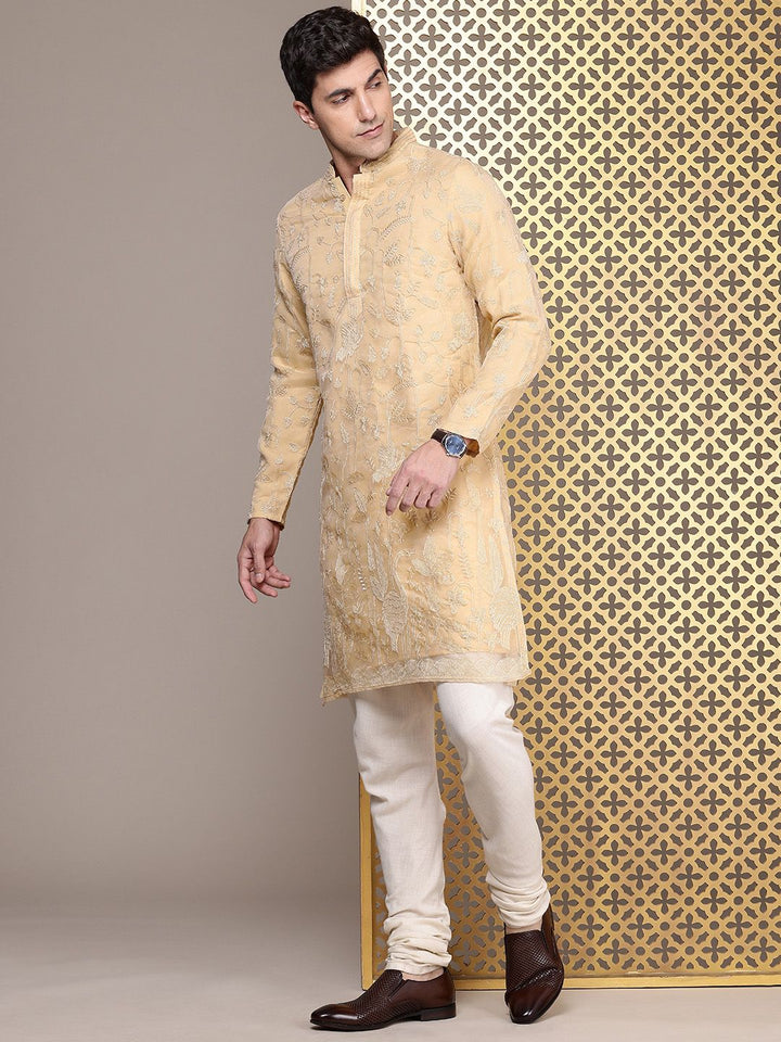 House of Pataudi Floral Embroidered Mandarin Collar Sequinned Jashn Kurta