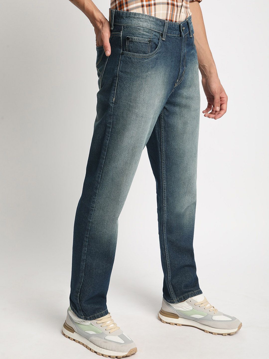 Bene Kleed Men Relaxed Fit Clean Look Tinted Pure Cotton Jeans