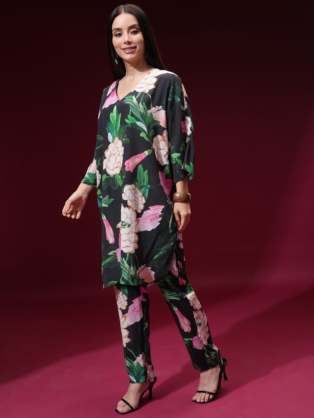 Vishudh Women Printed V-Neck Kurta Slim Pants Co-Ord Set