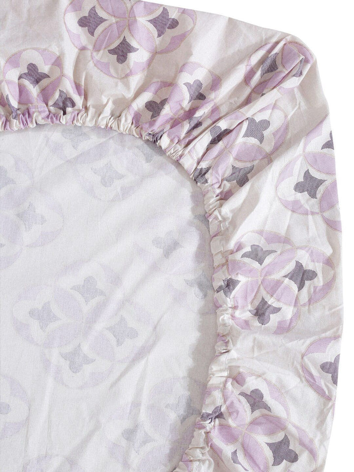 KLOTTHE White Geometric Printed Fitted 400 TC Cotton King Bedsheet & 2 Pillow Covers