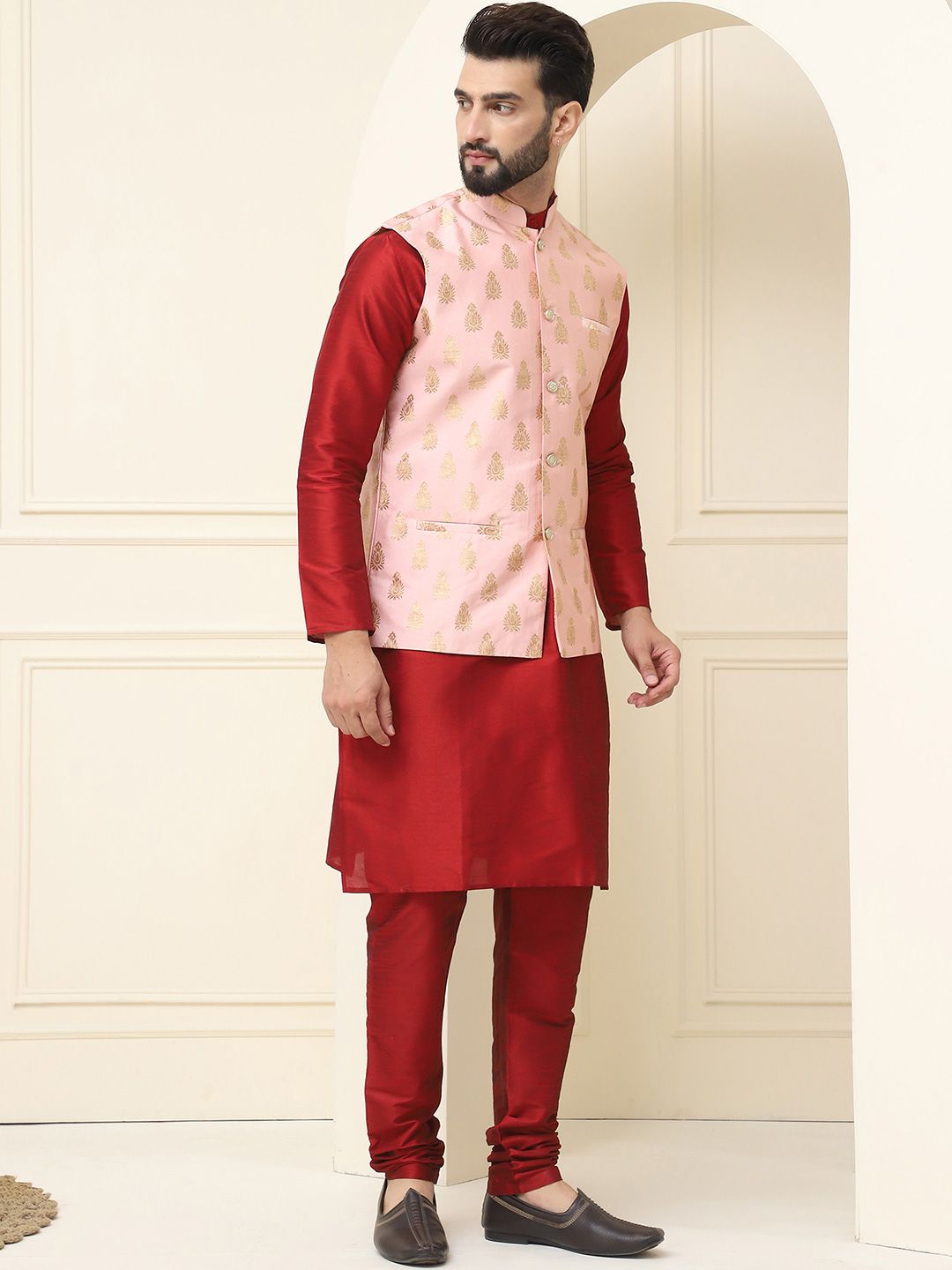 SOJANYA Men Woven Design Kurta with Churidar with Nehru Jacket
