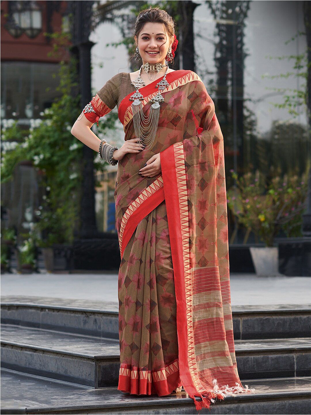 Saree mall Brown & Red Geometric Printed Sarees
