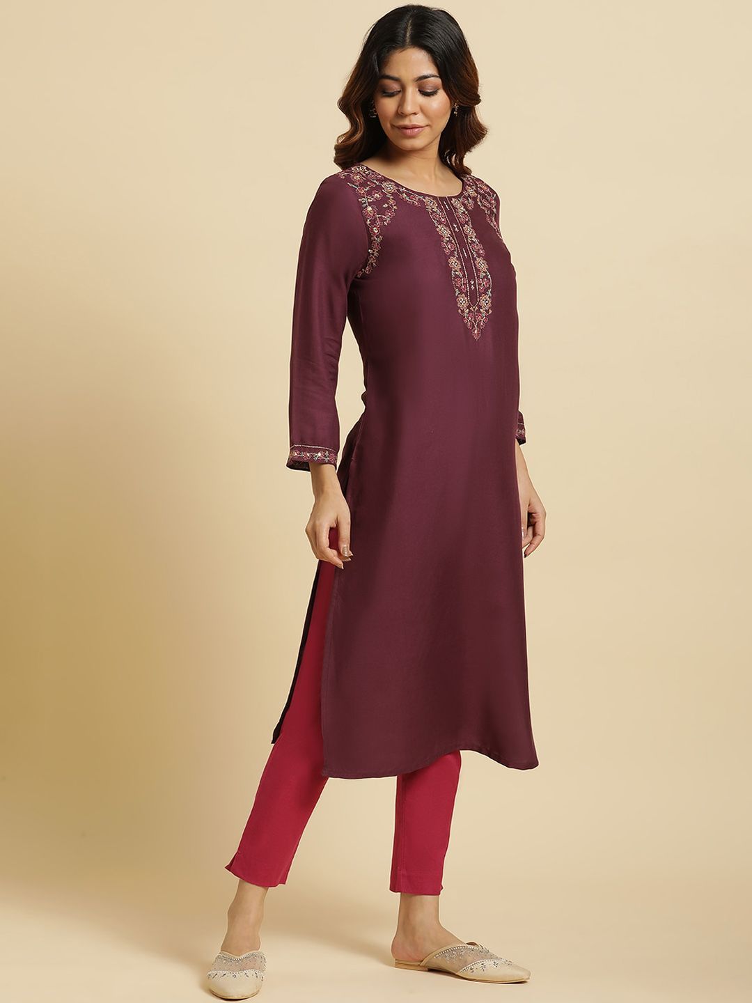 W Women Floral Yoke Design Thread Work Straight Kurta