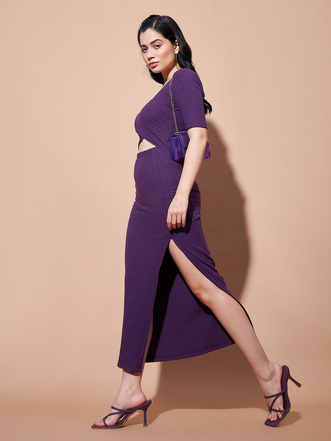 SASSAFRAS BASICS Striped V-Neck Cut-Out Detail Bodycon Dress