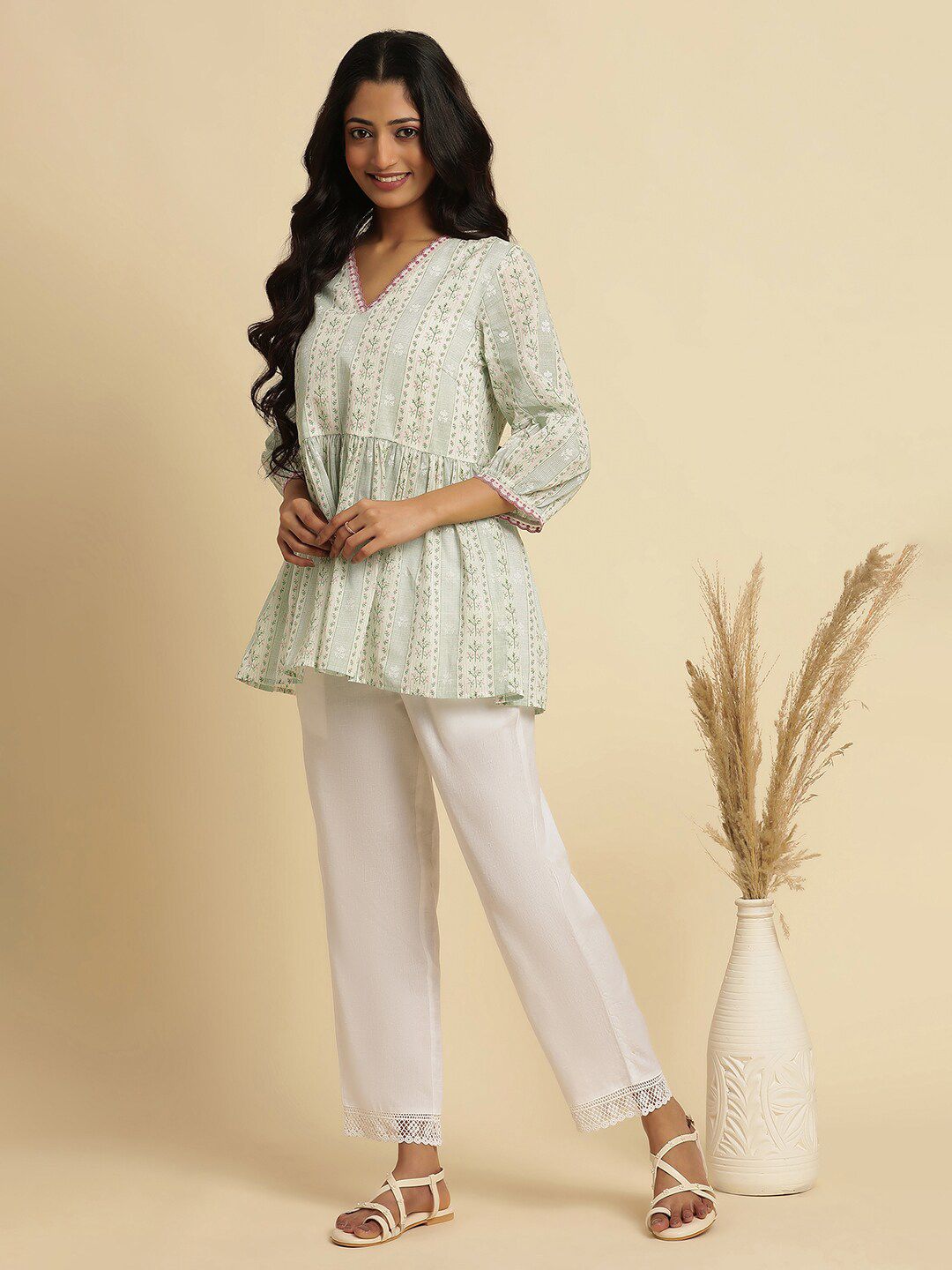 W Floral Printed V-Neck Cotton Top