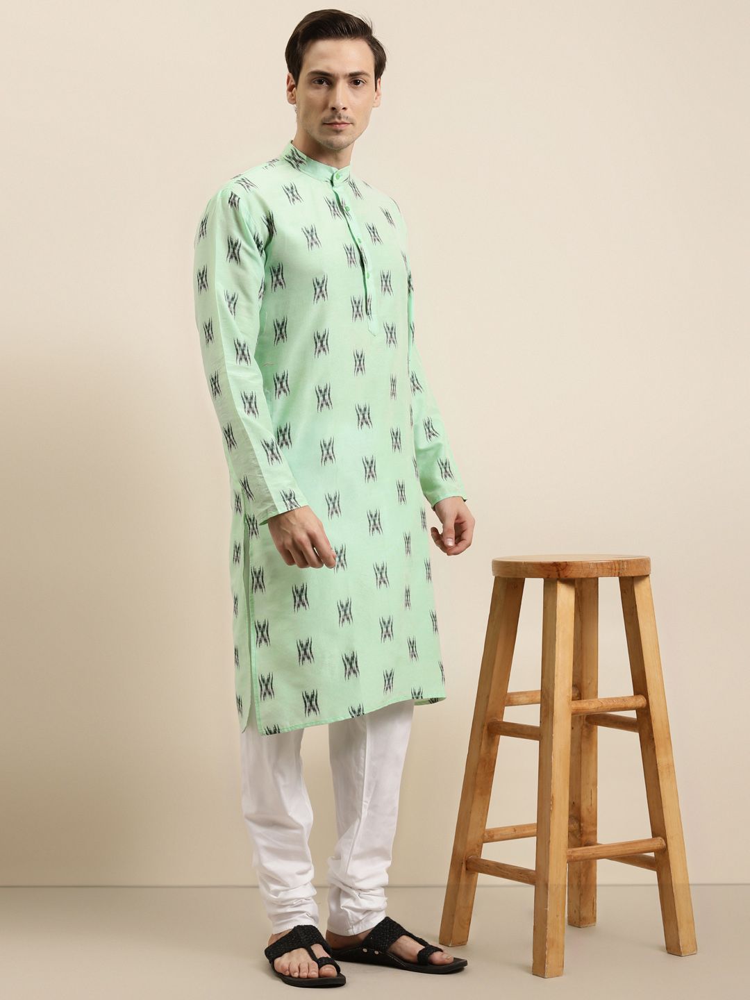 Sojanya Men Green & Black Geometric Ikkat Cotton Kurta