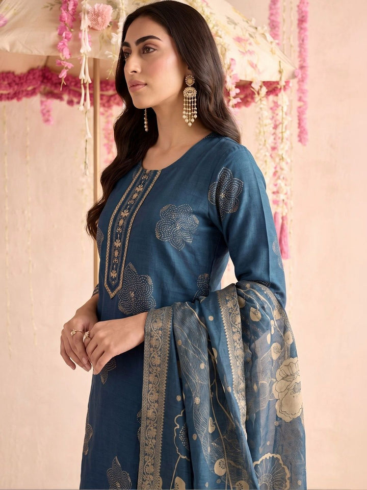 Mamicha Women Floral Printed Regular Kurta with Trousers & With Dupatta