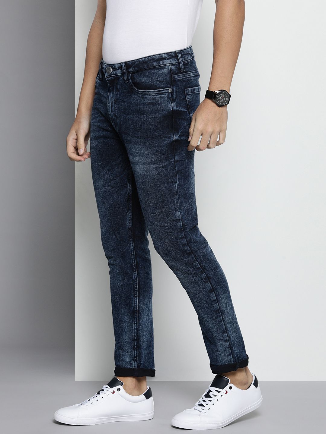 The Indian Garage Co Men Slim Fit Light Fade Stretchable Jeans